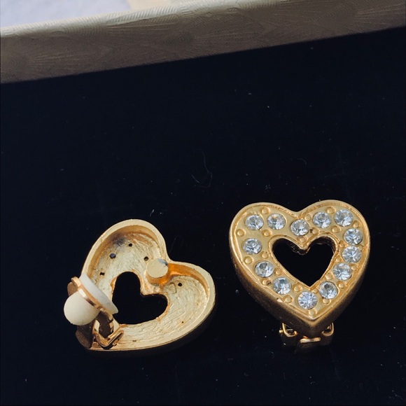 - Heart clip on earrings - Picture 3 of 7